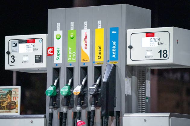 A gas station fuel pump with Super 95, Super E10, Premium Diesel, Diesel, and AdBlue nozzles, and digital price displays in liters—detailed view of the gas station, fuel pump, fuel, gasoline, Super 95, E10, diesel, AdBlue, refueling, gas, gas prices, gasoline price, diesel price, fuel prices, drivers, passenger cars, mobility, traffic, energy, Copyright: xJOERANxSTEINSIEKx