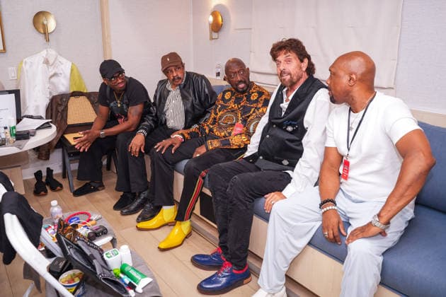 One805Live! benefit concert for first responders. Santa Barbara, Friday 25th September 2026. Motown legends, The Temptations with co-founder and original member Otis Williams catch up with musician and record producer Alan Parsons before performing at the One805Live! benefit concert with proceeds benefitting first responders of Santa Barbara County. Carpinteria, USA, Friday 25th September 2026., Credit:JERRY PEREZ Jerry Perez - B6464 Avalon  Copyright: xJERRYxPEREZx xJerryxPerezx-xB6464x xAvalonx 1138353573