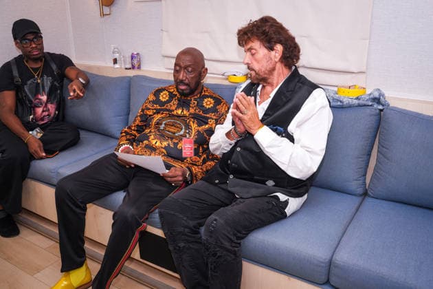 One805Live! benefit concert for first responders. Santa Barbara, Friday 25th September 2026. Motown legends, The Temptations with co-founder and original member Otis Williams catch up with musician and record producer Alan Parsons before performing at the One805Live! benefit concert with proceeds benefitting first responders of Santa Barbara County. Carpinteria, USA, Friday 25th September 2026., Credit:JERRY PEREZ Jerry Perez - B6464 Avalon  Copyright: xJERRYxPEREZx xJerryxPerezx-xB6464x xAvalonx 1138353586