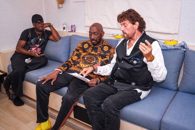 One805Live! benefit concert for first responders. Santa Barbara, Friday 25th September 2026. Motown legends, The Temptations with co-founder and original member Otis Williams catch up with musician and record producer Alan Parsons before performing at the One805Live! benefit concert with proceeds benefitting first responders of Santa Barbara County. Carpinteria, USA, Friday 25th September 2026., Credit:JERRY PEREZ Jerry Perez - B6464 Avalon  Copyright: xJERRYxPEREZx xJerryxPerezx-xB6464x xAvalonx 1138353603