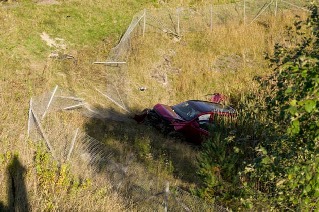 Car veered off the road near Holmestrand Holmestrand 20260926 NB: We ask that you make your own independent editorial assessment before publishing the image. A car veered off the road near Holmestrand on Saturday. A critically injured person was transported by air ambulance to Ullevaal Hospital. Photo: Terje Bendiksby, NTB, Holmestrand, Norway  Copyright: xTerjexBendiksbyx xNTBx