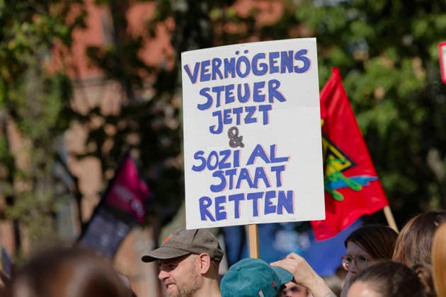 DGB Demonstration Against the Dismantling of the Welfare State September 26, 2026, Berlin, Germany: Demonstration and rally in front of the Rotes Rathaus as part of the DGB Day of Action against the dismantling of the welfare state and military buildup
