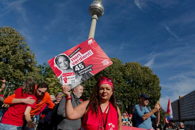DGB Demonstration Against the Dismantling of the Welfare State September 26, 2026, Berlin, Germany: Demonstration and rally in front of the Rotes Rathaus as part of the DGB Day of Action against the dismantling of the welfare state and military buildup