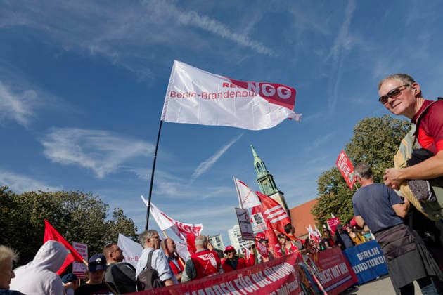 DGB Demonstration Against the Dismantling of the Welfare State September 26, 2026, Berlin, Germany: Demonstration and rally in front of the Rotes Rathaus as part of the DGB Day of Action against the dismantling of the welfare state and military buildup