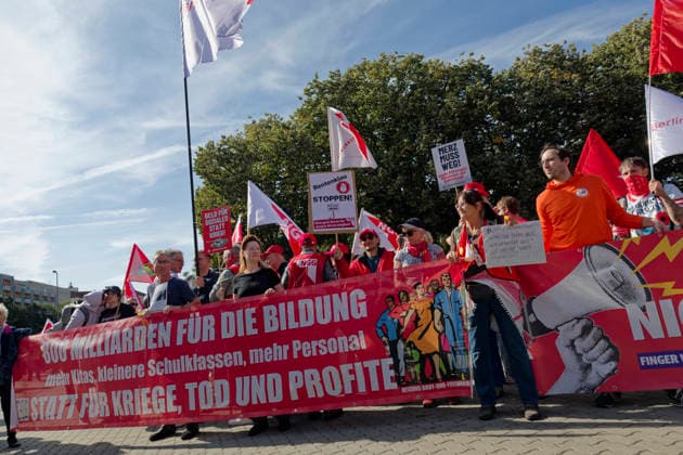 DGB Demonstration Against the Dismantling of the Welfare State September 26, 2026, Berlin, Germany: Demonstration and rally in front of the Rotes Rathaus as part of the DGB Day of Action against the dismantling of the welfare state and military buildup