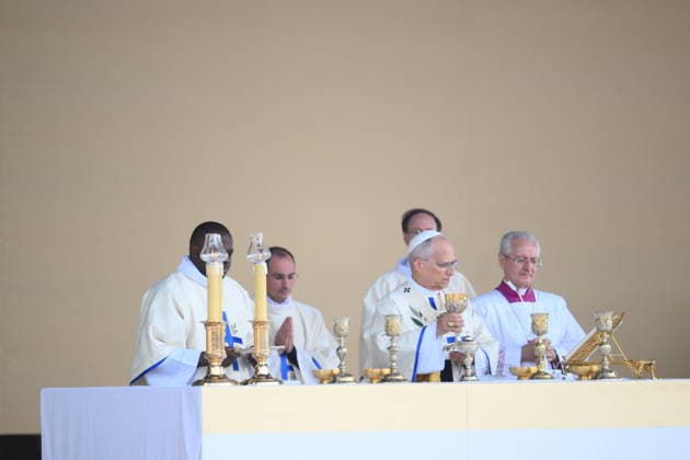 Visit to France of Pope Leo XIV - Mass At Concorde Place Pope Leo XIV during a mass at Concorde Place in Paris, France on September 26, 2026. Pope Leo XIV makes a historic apostolic journey of four days to France scheduled for September 25 to 28, 2026. Photo by Eliot Blondet ABACAPRESS.COM Paris France  Copyright: xBlondetxEliot ABACAx