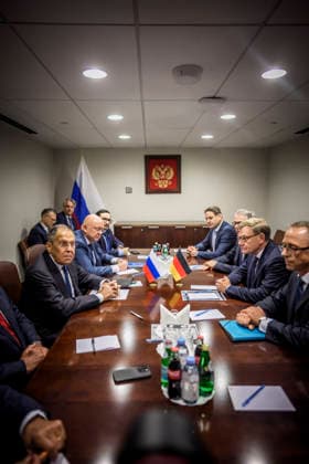 German Foreign Minister Johann Wadephul meets with his Russian counterpart, Sergei Lavrov, in New York, September 26, 2026. Photographed on behalf of the Federal Foreign Office, New York, New York Copyright: xDominikxButzmann AAx