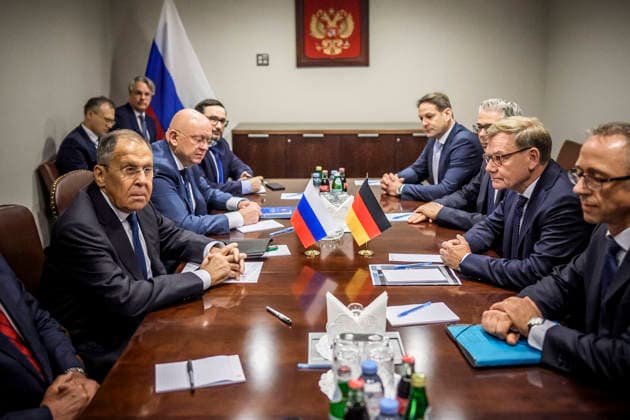 German Foreign Minister Johann Wadephul meets with his Russian counterpart, Sergei Lavrov, in New York, September 26, 2026. Photographed on behalf of the Federal Foreign Office, New York, New York Copyright: xDominikxButzmann AAx