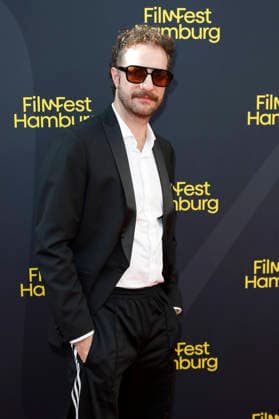 Fridolin Sandmeyer at the premiere of the ZDFneo series *Nine to Five: Das Amt* at the 34th Hamburg Film Festival 2026 at Cinemaxx Dammtor in Hamburg, September 26, 2026 Foto:xC.xTamckex xFuturexImagex amt_6906