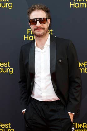 Fridolin Sandmeyer at the premiere of the ZDFneo series *Nine to Five: Das Amt* at the 34th Hamburg Film Festival 2026 at Cinemaxx Dammtor in Hamburg, September 26, 2026 Foto:xC.xTamckex xFuturexImagex amt_6907