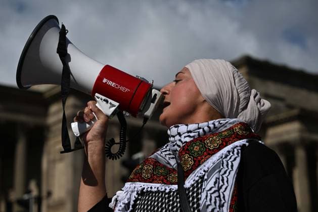 Pro-Palestinian protesters rally in Liverpool LIVERPOOL, UNITED KINGDOM - SEPTEMBER 26: Pro-Palestinian protesters gather at St George’s Plateau, calling on the British government to stop arms sales to Israel and impose sanctions, in Liverpool, United Kingdom, on September 26, 2026. The protesters march toward the area where the Labour Party s annual conference is scheduled to take place. Rasid Necati Aslim Anadolu Liverpool United Kingdom. Editorial use only. Please get in touch for any other usage.  Copyright: x2026xAnadoluxRasidxNecatixAslimx