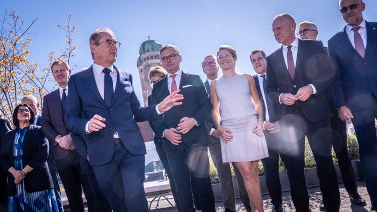 Group photo taken against the light on the rooftop terrace of the Hotel Bayerischer Hof: Alexander Dobrindt, German Federal Minister of the Interior, with his counterparts and international meeting participants. 2nd Munich Migration Meeting: Meeting of European Ministers on the Implementation of the Migration Policy Shift, Munich, Bavaria, Germany, Hotel Bayerischer Hof