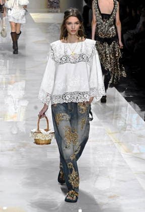 IPA88999377 - Milan, September 26, 2026: Dolce & Gabbana Women s Fashion Show  Copyright: xMaurizioxMaulex xMaurizioxMaulex IPA88999377