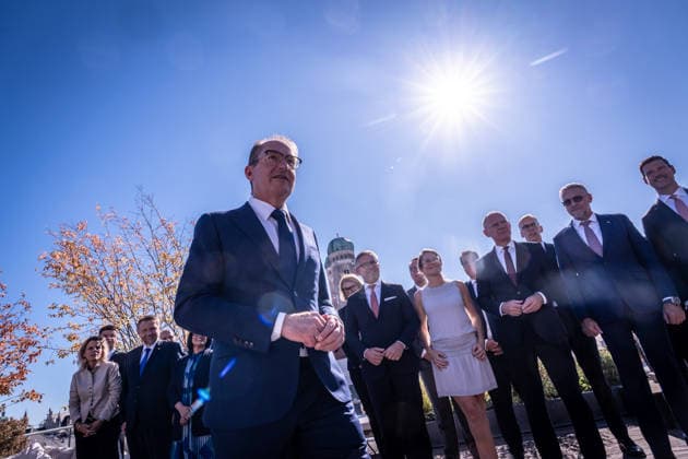 Group photo taken against the light on the rooftop terrace of the Hotel Bayerischer Hof: Alexander Dobrindt, German Federal Minister of the Interior, with his counterparts and international meeting participants. 2nd Munich Migration Meeting: Meeting of European Ministers on the Implementation of the Migration Policy Shift, Munich, Bavaria, Germany, Hotel Bayerischer Hof