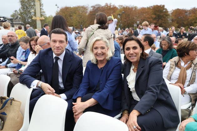 Jordan Bardella, Marine Le Pen, Laure Lavalette: Celebrities at Pope Leo XIV’s grand Mass on the Place de la Concorde in Paris on September 26, 2026. Between the Avenue des Champs-Élysées and the Place de la Concorde, 700,000 faithful and onlookers, from all corners of the globe, gathered to attend the Mass celebrated by the Holy Father. The apostolic journey, from September 25 to 28, 2026, will continue in Lourdes and Metz Jacovides Moreau Bestimage Celebrities attending the grand Mass celebrated by Pope Leo XIV at Place de la Concorde in Paris on September 26, 2026 Between the Avenue des Champs-Élysées and Place de la Concorde, 700,000 worshippers and onlookers from around the world gathered to attend the Mass celebrated by the Holy Fath  Copyright: xJACOVIDES-MOREAUx xBESTIMAGExJACOVIDES-MOREAUx xBESTIMAGEx