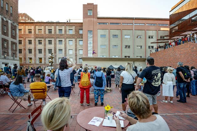The acrobatic performance by the international troupe Cie Pieds Perches titled Philia: The Great Descent , was held at The Mills complex (Automaticke mlyny) in Pardubice, Czech Repuvlib, on September 26, 2026. (CTKxPhoto DavidxTanecek) CTKPhotoP2026092605041  CTKPhotoP2026092605041