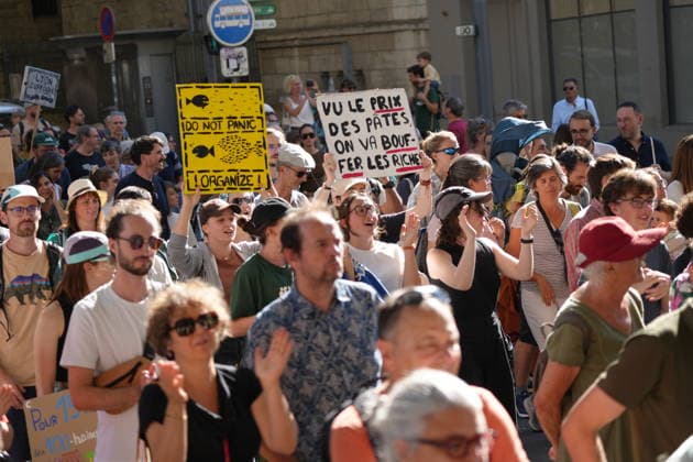 Climate and social justice march held in Lyon LYON, FRANCE - SEPTEMBER 26: Thousands of people take part in a march for climate, peace and social justice in Lyon, France, on September 26, 2026. The family-friendly procession sets off from Place Jean-Mace toward the banks of the Rhone. Organizers say nearly 10,000 people join the march, while the prefecture puts the figure at 5,000. Mathieu Prudhomme Anadolu Lyon France. Editorial use only. Please get in touch for any other usage.  Copyright: x2026xAnadoluxMathieuxPrudhommex
