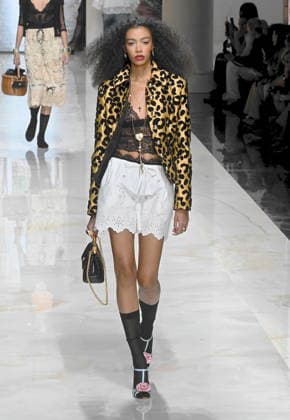 MFW - Dolce & Gabbana Runway Dolce & Gabbana presents its Women s Fashion Show during Milan Women s Fashion Week Spring Summer 2027 in Milan, Italy on September 26, 2026. Photo by Maurizio Maule IPA ABACAPRESS.COM Milan Italy  Copyright: xMaulexMaurizio IPA ABACAx