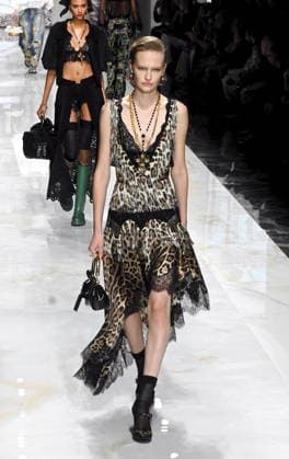 MFW - Dolce & Gabbana Runway Dolce & Gabbana presents its Women s Fashion Show during Milan Women s Fashion Week Spring Summer 2027 in Milan, Italy on September 26, 2026. Photo by Maurizio Maule IPA ABACAPRESS.COM Milan Italy  Copyright: xMaulexMaurizio IPA ABACAx