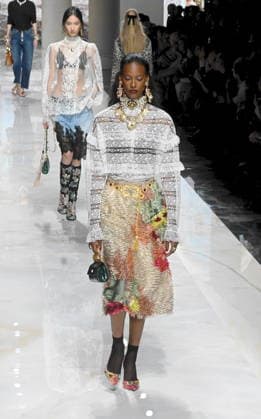 MFW - Dolce & Gabbana Runway Dolce & Gabbana presents its Women s Fashion Show during Milan Women s Fashion Week Spring Summer 2027 in Milan, Italy on September 26, 2026. Photo by Maurizio Maule IPA ABACAPRESS.COM Milan Italy  Copyright: xMaulexMaurizio IPA ABACAx