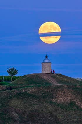 Full Moon over the Chapel of Sts. Cyril and Methodius, Wenceslas, and Urban on Hradistek near Velke Bilovice, Czech republic, on September 26, 2026. (CTKxPhoto VaclavxSalek) CTKPhotoP2026092605607  CTKPhotoP2026092605607
