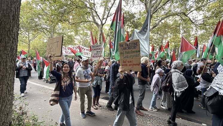 Pro-Palestinian protesters march in Berlin BERLIN, GERMANY - SEPTEMBER 26: A large number of people gather near Gneisenaustrasse metro station to protest Israel s attacks on Gaza before marching to the area in front of Neukolln Town Hall, in Berlin, Germany, on September 26, 2026. Erbil Basay Anadolu Berlin Germany. Editorial use only. Please get in touch for any other usage.  Copyright: x2026xAnadoluxErbilxBasayx