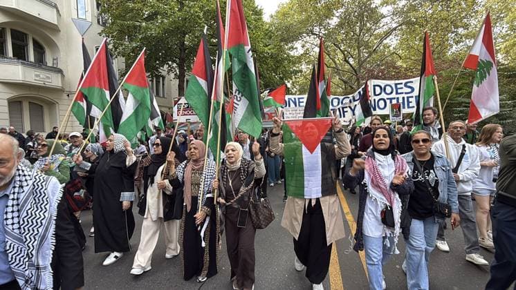 Pro-Palestinian protesters march in Berlin BERLIN, GERMANY - SEPTEMBER 26: A large number of people gather near Gneisenaustrasse metro station to protest Israel s attacks on Gaza before marching to the area in front of Neukolln Town Hall, in Berlin, Germany, on September 26, 2026. Erbil Basay Anadolu Berlin Germany. Editorial use only. Please get in touch for any other usage.  Copyright: x2026xAnadoluxErbilxBasayx