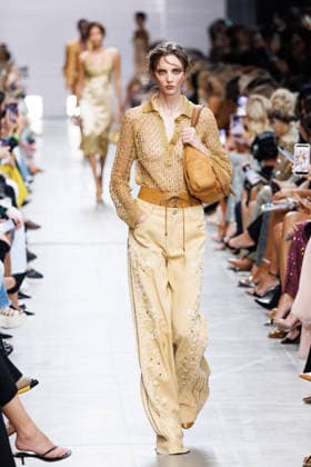 IPA89005090 - Milan, Milan Women™s Fashion Week Spring Summer 2027 - Women™s Fashion, Spring Summer 2027 - Ermanno Scervino fashion show - pictured on the runway: a model.  Copyright: xCinziaxCamelax xx IPA89005090