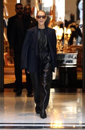 CÃ line Dion leaves her apartment in Paris for her show at the Plenitude Arena CÃ line Dion leaves her apartment in Paris for her show at the Plenitude Arena in Paris, France on september 26, 2026  Copyright: xDidierxFereyx