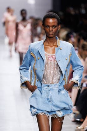 IPA89005277 - Milan, Milan Women™s Fashion Week Spring Summer 2027 - Women™s Fashion, Spring Summer 2027 - Ermanno Scervino fashion show - pictured on the runway: a model.  Copyright: xCinziaxCamelax xx IPA89005277