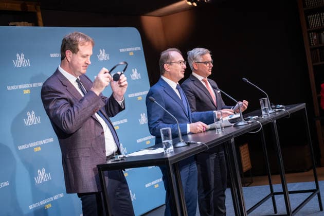 Jim O’Callaghan, Minister for the Interior of the Republic of Ireland and President of the EU Council, Alexander Dobrindt, German Federal Minister of the Interior, Magnus Brunner, EU Commissioner for Home Affairs and Migration (from left) delivering the opening remarks at the 2nd Munich Migration Meeting—a gathering of European ministers on the implementation of