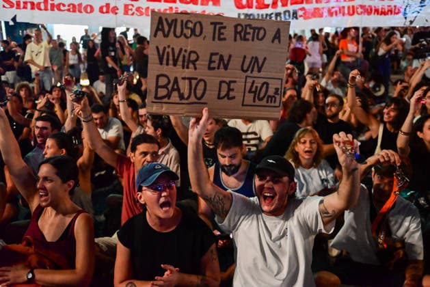 September 26, 2026, Madrid, Madrid, SPAIN: People take part in a protest camp in Puerta del Sol, Madrid, following a demonstration for the right to housing and in support of Maricarmen, who was evicted from her home. The protest calls for measures to guarantee access to adequate housing and highlights the difficulties faced by people affected by housing insecurity and eviction. Madrid SPAIN - ZUMAz108 20260926_znp_z108_075 Copyright: xRichardxZubelzux