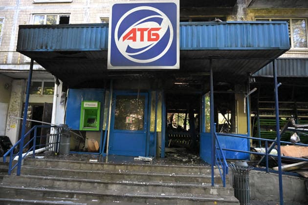 Russian drone attack damages supermarket and apartment block in Kyiv A supermarket on the ground floor of a five-storey apartment block in the Solomianskyi district is damaged by a Russian drone attack, Kyiv, Ukraine, September 26, 2026. During the morning assault on the capital, a Russian drone exploded close to the residential building. A fire covering 400 square metres broke out, destroying a supermarket on the ground floor and spreading to apartments up to the third floor. Four people were injured, and 20 others were rescued., Credit:Yevhen Kotenko Ukrinform Avalon Ukraine, Kyiv  Copyright: xYevhenxKotenkox xUkrinformx xAvalonx 1138488937