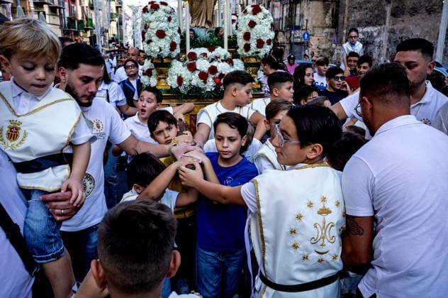 Children s procession with the ferculum of Maria SS.della Mercede at Capo PALERMO, ITALY - SEPTEMBER 26: Children carry a ferculum of Maria SS.della Mercede at Capo during a religious procession September 26, 2026, in Palermo, Italy. The procession of children carrying the ferculum of Maria SS.della Mercede at Capo district precedes tomorrow s procession in honor of Maria SS.della Mercede at Capo venerated in the Church of Santa Maria della Mercede at Al Capo district, and organized by the Confraternity of the Maria SS.della Mercede at Capo, founded in 1590. Palermo Italy Copyright: xStefanoxMontesix