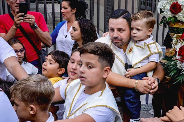 Children s procession with the ferculum of Maria SS.della Mercede at Capo PALERMO, ITALY - SEPTEMBER 26: Children carry a ferculum of Maria SS.della Mercede at Capo during a religious procession September 26, 2026, in Palermo, Italy. The procession of children carrying the ferculum of Maria SS.della Mercede at Capo district precedes tomorrow s procession in honor of Maria SS.della Mercede at Capo venerated in the Church of Santa Maria della Mercede at Al Capo district, and organized by the Confraternity of the Maria SS.della Mercede at Capo, founded in 1590. Palermo Italy Copyright: xStefanoxMontesix