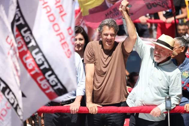 Lula goes for a walk in the east side of Sao Paulo. Sao Paulo, SP. 09 26 2026 - Elections 2026 - President and candidate for re-election for the PT, Luiz Inacio Lula da Silva, participates in a walk with supporters alongside the candidate for governor of Sao Paulo, Fernando Haddad (PT), in the center of Sao Miguel Paulista, east zone of Sao Paulo, this Saturday, September 26, 2026.(Foto: Marina Uezima Brazil Photo Press Brazil Photo Press) INTERNATIONAL Sao Paulo Sao Paulo Brasil Copyright: xMarinaxUezimax