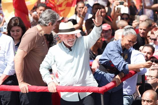 Lula goes for a walk in the east side of Sao Paulo. Sao Paulo, SP. 09 26 2026 - Elections 2026 - President and candidate for re-election for the PT, Luiz Inacio Lula da Silva, participates in a walk with supporters alongside Vice-President and candidate Geraldo Alckmin (PSB), candidate for governor of Sao Paulo, Fernando Haddad (PT), and candidates for the Senate, Simone Tebet (PSB) and Marina Silva (Rede), in the center of Sao Miguel Paulista, east zone of Sao Paulo, this Saturday, September 26, 2026.(Foto: Marina Uezima Brazil Photo Press Brazil Photo Press) INTERNATIONAL Sao Paulo Sao Paulo Brasil Copyright: xMarinaxUezimax