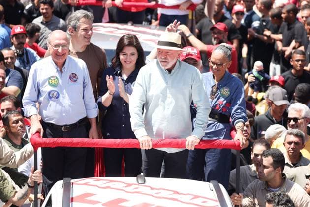Lula goes for a walk in the east side of Sao Paulo. Sao Paulo, SP. 09 26 2026 - Elections 2026 - President and candidate for re-election for the PT, Luiz Inacio Lula da Silva, participates in a walk with supporters alongside Vice-President and candidate Geraldo Alckmin (PSB), candidate for governor of Sao Paulo, Fernando Haddad (PT), and candidates for the Senate, Simone Tebet (PSB) and Marina Silva (Rede), in the center of Sao Miguel Paulista, east zone of Sao Paulo, this Saturday, September 26, 2026.(Foto: Marina Uezima Brazil Photo Press Brazil Photo Press) INTERNATIONAL Sao Paulo Sao Paulo Brasil Copyright: xMarinaxUezimax