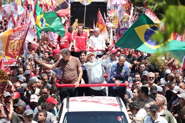 Lula goes for a walk in the east side of Sao Paulo. Sao Paulo, SP. 09 26 2026 - Elections 2026 - President and candidate for re-election for the PT, Luiz Inacio Lula da Silva, participates in a walk with supporters alongside Vice-President and candidate Geraldo Alckmin (PSB), candidate for governor of Sao Paulo, Fernando Haddad (PT), and candidates for the Senate, Simone Tebet (PSB) and Marina Silva (Rede), in the center of Sao Miguel Paulista, east zone of Sao Paulo, this Saturday, September 26, 2026.(Foto: Marina Uezima Brazil Photo Press Brazil Photo Press) INTERNATIONAL Sao Paulo Sao Paulo Brasil Copyright: xMarinaxUezimax