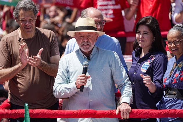 (260926) -- SAO PAULO, Sept. 26, 2026 -- Brazilian President Luiz Inacio Lula da Silva (C), presidential candidate of Brazil s ruling Workers Party, attends a campaign rally in Sao Paulo, Brazil, Sept. 26, 2026. (Photo by Xinhua) BRAZIL-SAO PAULO-LULA-PRESIDENTIAL ELECTION-CAMPAIGN RALLY PauloxLopes 