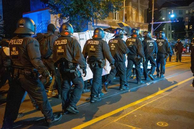 September 26, 2026, Berlin, Germany: BERLIN, GERMANY, SEPTEMBER 26, 2026: Demonstrators march through the Friedrichshain district of Berlin in support of the occupied building known as Hugohaus at GoÂ¼rtelstraoÅ¸e 39, following a police operation that removed the remaining occupants from the property. Around 200 people joined the demonstration, according to the photographer, protesting the police action and calling for the preservation of the occupied building. Police later dispersed the demonstration and detained one person. Berlin Germany - ZUMAq101 20260926_zna_q101_255 Copyright: xJessxFlomx