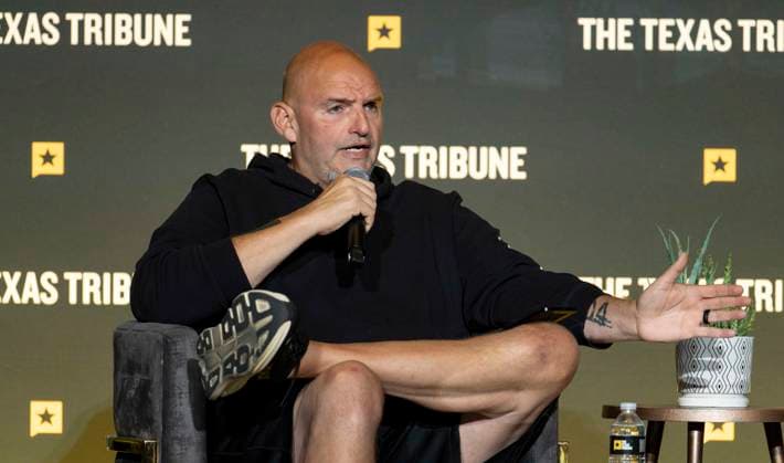 September 26, 2026 - Austin, Texas, USA: U.S. Senator JOHN FETTERMAN (D-PA) speaks at the Texas Tribune Festival. Austin USA - ZUMAce6_ 20260926_zaf_ce6_020 Copyright: xBrianxCahnx