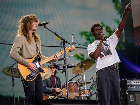 September 26, 2026, Virginia Beach, Virginia, USA: JESSE WELLES and MON ROVIA perform at Farm Aid 2026. Through music and family farm produced food, and farmer presentations, this annual festival shines a spotlight on the critical need for family farms to succeed. Virginia Beach USA - ZUMAd155 20260926_znp_d155_024 Copyright: xSuexDorfmanx