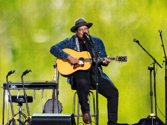 September 26, 2026, Virginia Beach, Virginia, USA: CHRIS PIERCE performs at Farm Aid 2026. Through music and family farm produced food, and farmer presentations, this annual festival shines a spotlight on the critical need for family farms to succeed. Virginia Beach USA - ZUMAd155 20260926_znp_d155_004 Copyright: xSuexDorfmanx