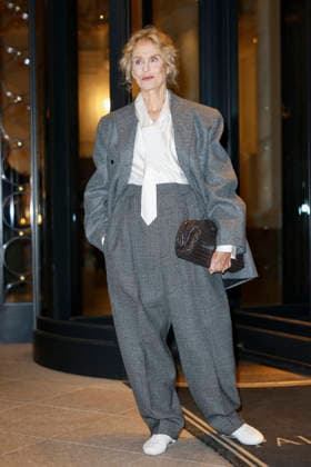 MFW Spring Summer 2027 Bottega Veneta leaving MP MILAN, ITALY - SEPTEMBER 26: Lauren Hutton leaves her hotel to attending Bottega Veneta fashion show during the Milan Fashion Week - Womenswear Spring Summer 2027 on September 24, 2026 in Milan, Italy. Photo by Marco Piovanotto Abacapress.com Milan Italy  Copyright: xPiovanottoxMarco ABACAx