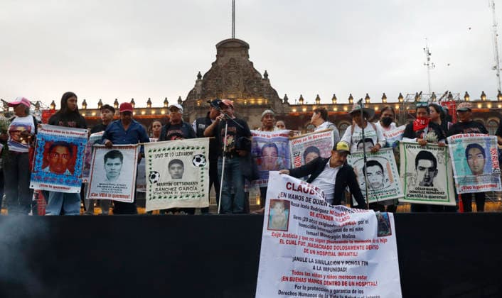 September 26, 2026, Mexico City, Mexico City, mexico: Parents of the 43 Ayotzinapa student-teachers are leading the march marking 12 years since the students disappearance. Chanting They were taken alive, we want them back alive! and carrying photographs of the students, hundreds of people are marching from the Angel of Independence to the ZoÂ³calo. Mexico City mexico - ZUMAt178 20260926_zip_t178_001 Copyright: xNadiaxTecuapetlax