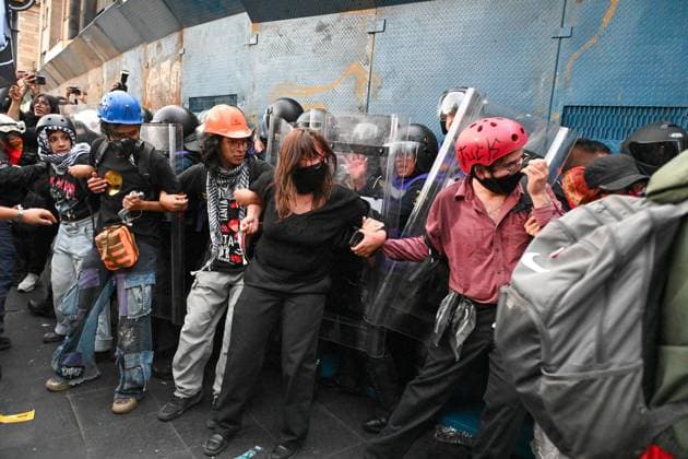 September 26, 2026: TO-45252-MEXICO , September 26, 2026. Parents of the 43 missing students from Ayotzinapa, joined by activist groups and members of civil society, marched along the Mexican capital& 039;s main avenues to demand that the government investigate the whereabouts of the students from the Isidro Burgos rural school in Iguala, Guerrero. Today in Mexico City. Clasos.com.mx - ZUMAcs4_ 20260926_faa_cs4_063 Copyright: xJavierxLiraxOterox