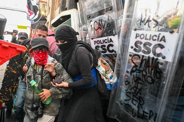 September 26, 2026: TO-45252-MEXICO , September 26, 2026. Parents of the 43 missing students from Ayotzinapa, joined by activist groups and members of civil society, marched along the Mexican capital& 039;s main avenues to demand that the government investigate the whereabouts of the students from the Isidro Burgos rural school in Iguala, Guerrero. Today in Mexico City. Clasos.com.mx - ZUMAcs4_ 20260926_faa_cs4_050 Copyright: xJavierxLiraxOterox