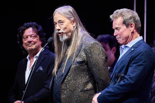 September 26, 2026, Toronto, On, Canada: Paul Langlois, left to right, Rob Baker and Gord Sinclair of The Tragically Hip speak after being inducted into the Canadian Songwriters Hall of Fame on stage in Toronto, on Saturday, Sept. 26, 2026. Toronto Canada  - ZUMAc35_ 20260926_zaf_c35_185 Copyright: xSammyxKoganx
