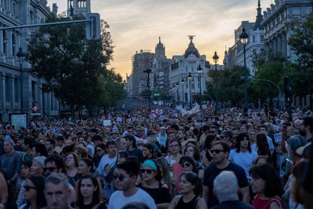 September 26, 2026, Madrid, Madrid, Spain: MADRID, SPAIN, SEPTEMBER 26, 2026: Demonstrators march through central Madrid during a protest against the housing crisis and evictions, following the forced eviction earlier in the week of 87-year-old Maricarmen Abascal from her longtime home in the Spanish capital. Thousands joined the demonstration calling for stronger housing protections and measures against evictions. Madrid Spain - ZUMAq101 20260926_zna_q101_308 Copyright: xC.xCarvajalx